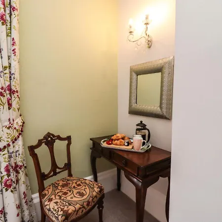 Number One The Crescent