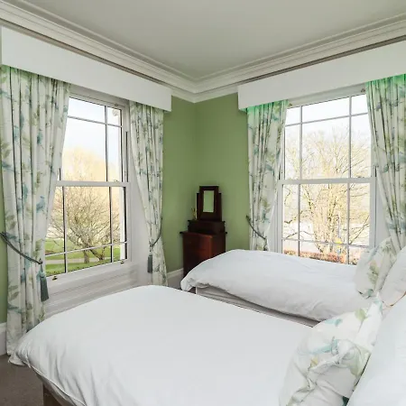 Number One The Crescent *